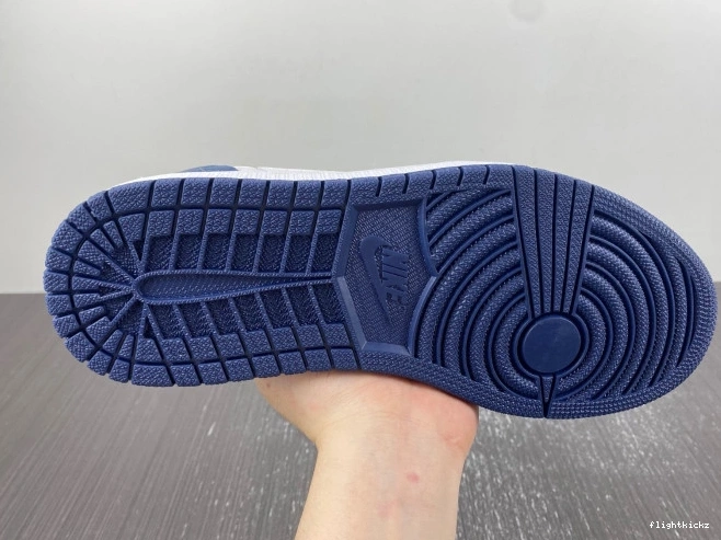 Navy Jordan Low Midnight CJ7891-400 1 SB 1106